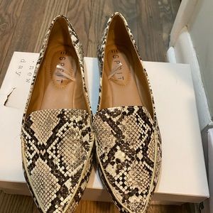 ESPIRIT Snake-Skin Pattern Flats